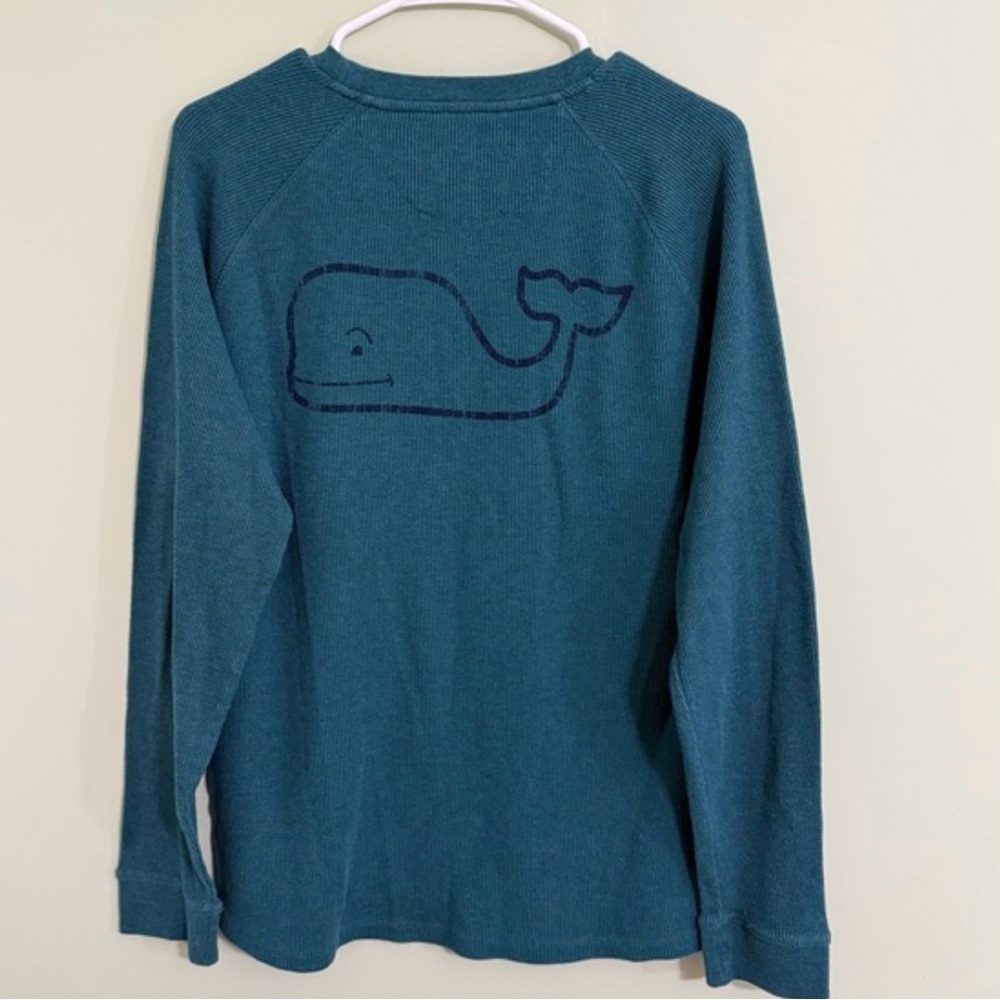 Vineyard vines, Teal whale graphic, long sleeve shirt waffle pattern crew neck